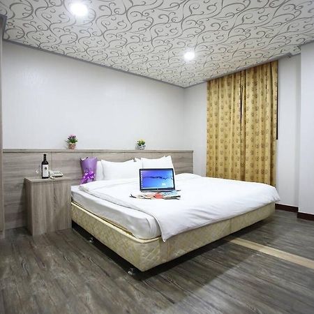 סינצ'ו סיטי 心園生活旅店 Xin Yuan Hotel חדר תמונה